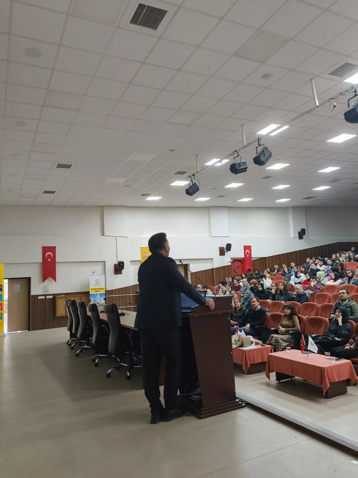 "Okumak, Düşünmek, Öğrenmek" Konulu Söyleşi Gerçekleştirildi